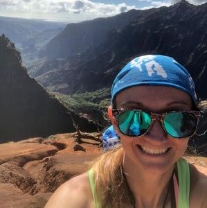 Meet your Posher, Crystal